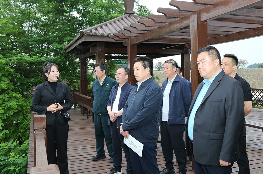 202406261719380855218952.jpg 40-2023年6月,省生態環境廳副廳長劉文璽蒞臨金徽股份調研.jpg