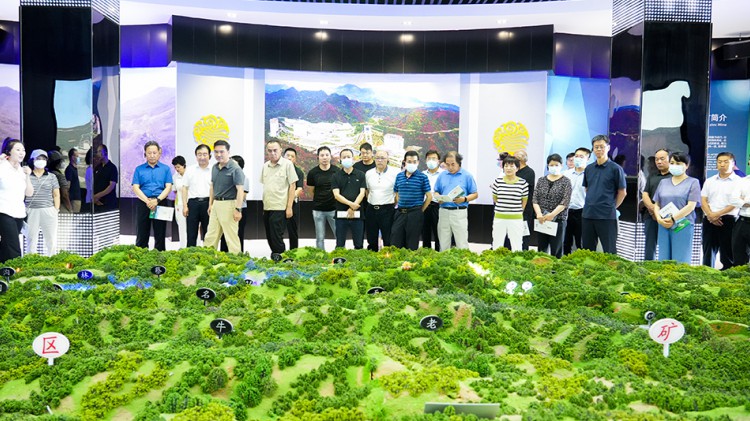 省委常委、統(tǒng)戰(zhàn)部部長孫雪濤一行蒞臨金徽股份調研